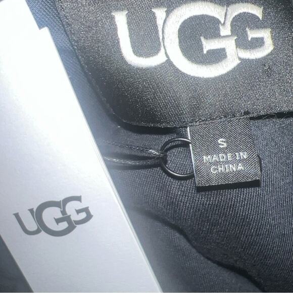 UGG Women’s Marlene Monogram Sherpa Jacket | Color: Black/Grey NRW/NWT!!🖤🩶🖤🩶 - Picture 8 of 8